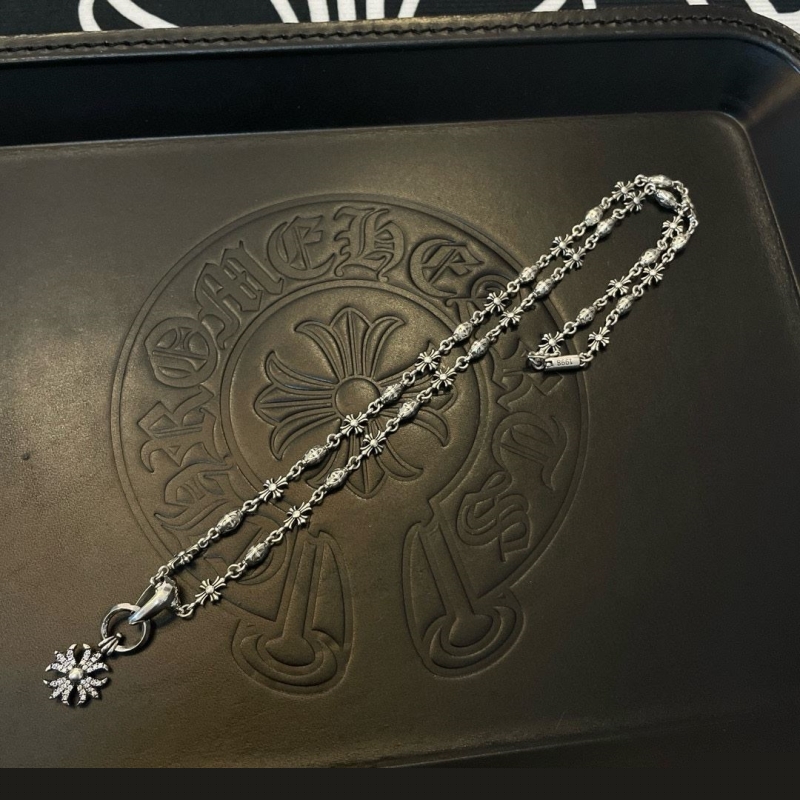 Ch**me He**ts necklaces